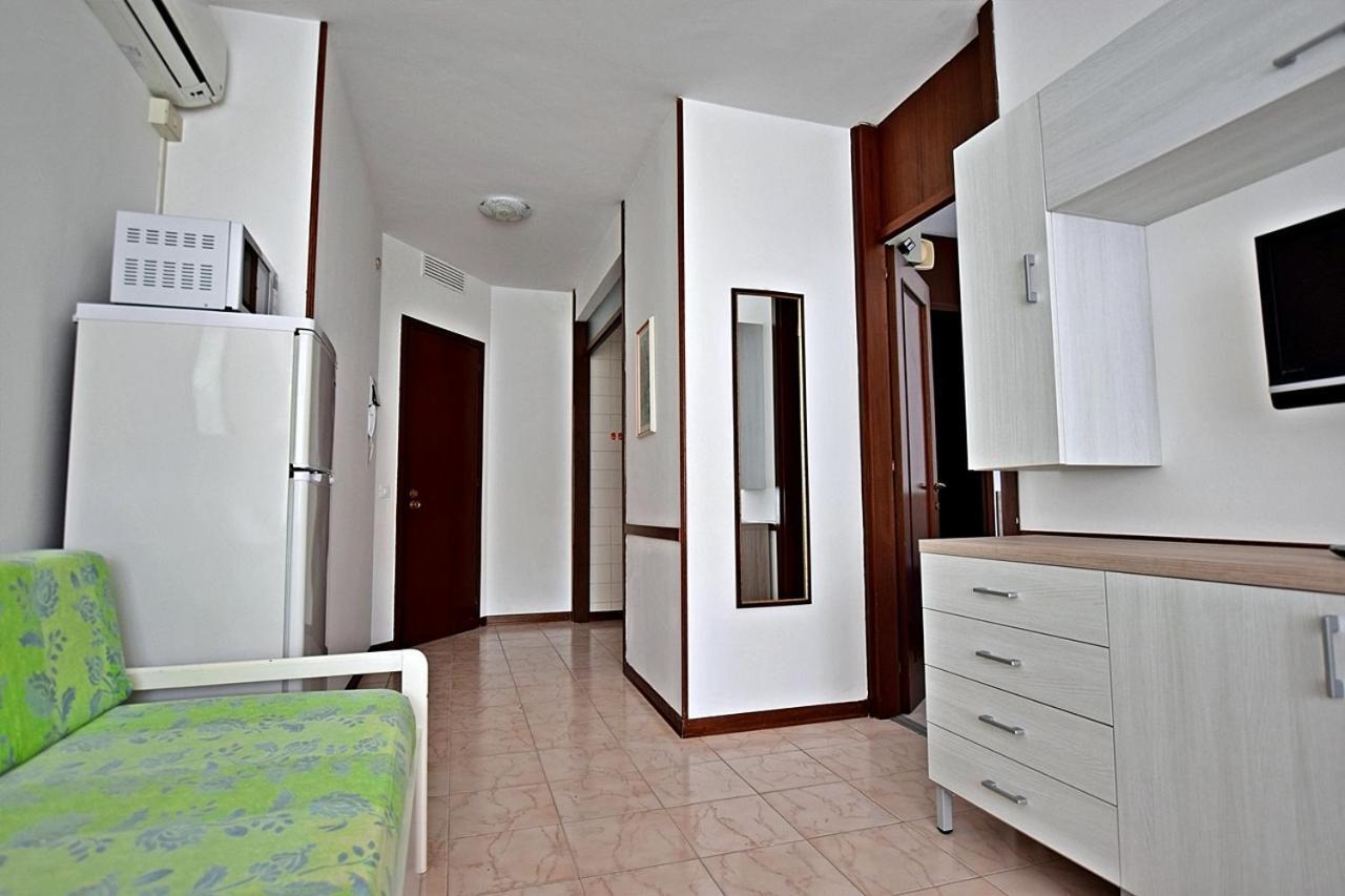 Condominio Luna 1 Lignano Sabbiadoro Buitenkant foto