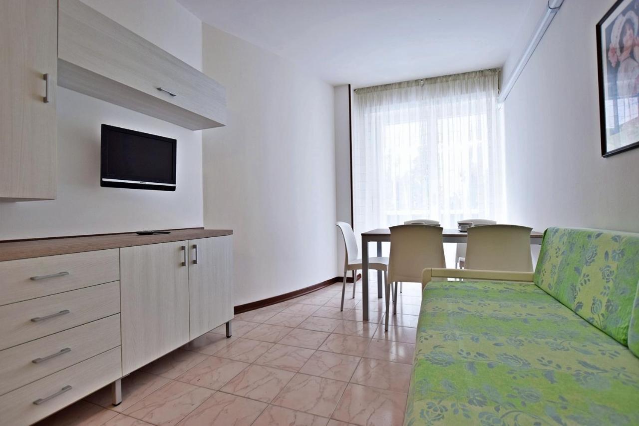 Condominio Luna 1 Lignano Sabbiadoro Buitenkant foto