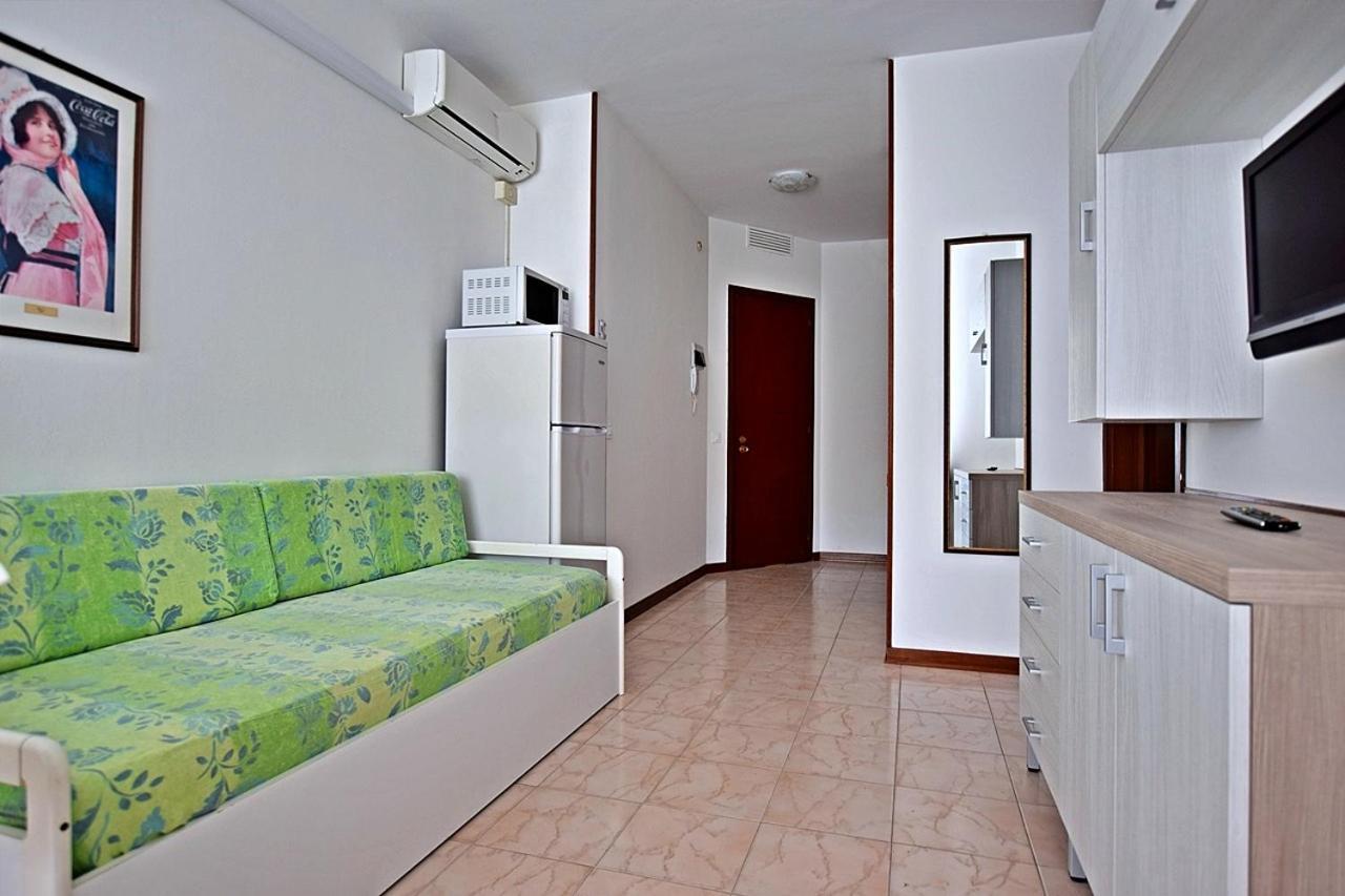 Condominio Luna 1 Lignano Sabbiadoro Buitenkant foto